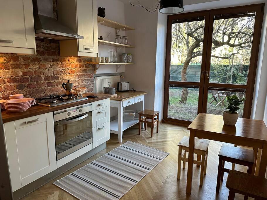 Apartamento Stary Mokotow, Z Ogrodkiem Varsovia Exterior foto