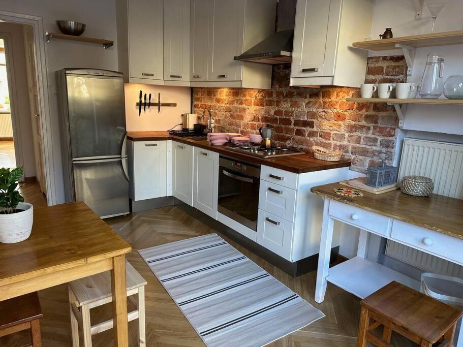 Apartamento Stary Mokotow, Z Ogrodkiem Varsovia Exterior foto