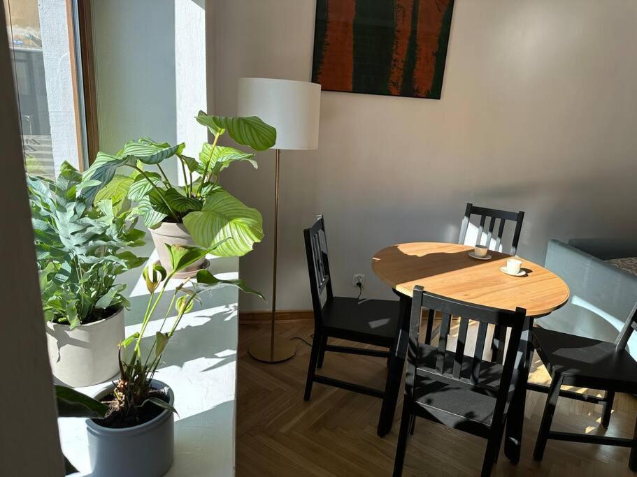 Apartamento Stary Mokotow, Z Ogrodkiem Varsovia Exterior foto