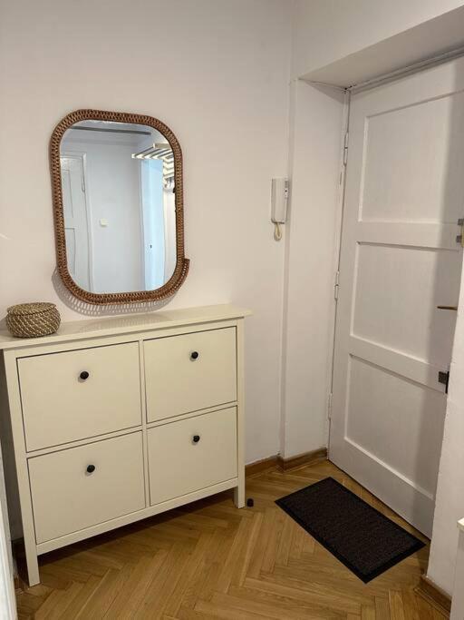 Apartamento Stary Mokotow, Z Ogrodkiem Varsovia Exterior foto