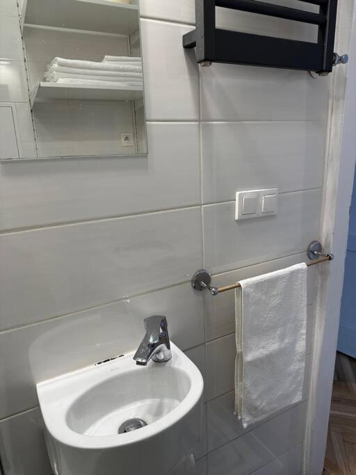 Apartamento Stary Mokotow, Z Ogrodkiem Varsovia Exterior foto
