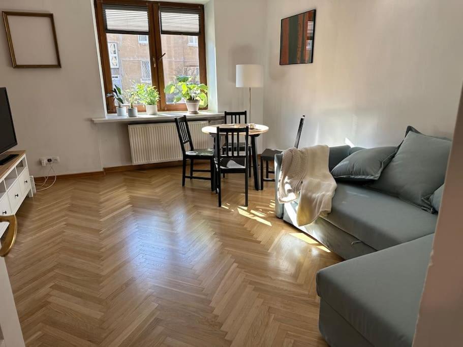 Apartamento Stary Mokotow, Z Ogrodkiem Varsovia Exterior foto